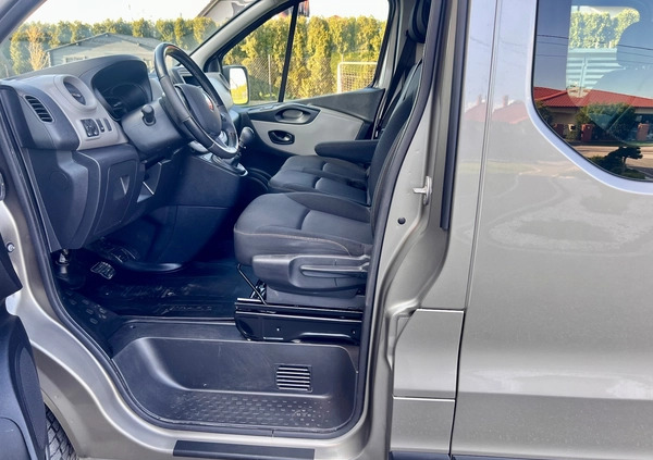 Renault Trafic cena 104998 przebieg: 80000, rok produkcji 2018 z Płock małe 497